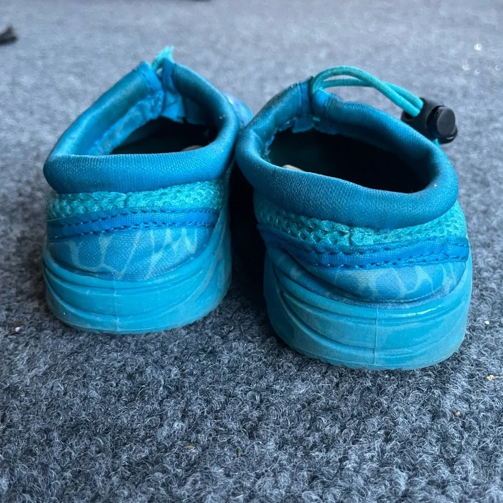 Baby Shark Toddler Water Shoes S 5/6 – Pinkfong Kids Swim Beach Pool Shoes Blue